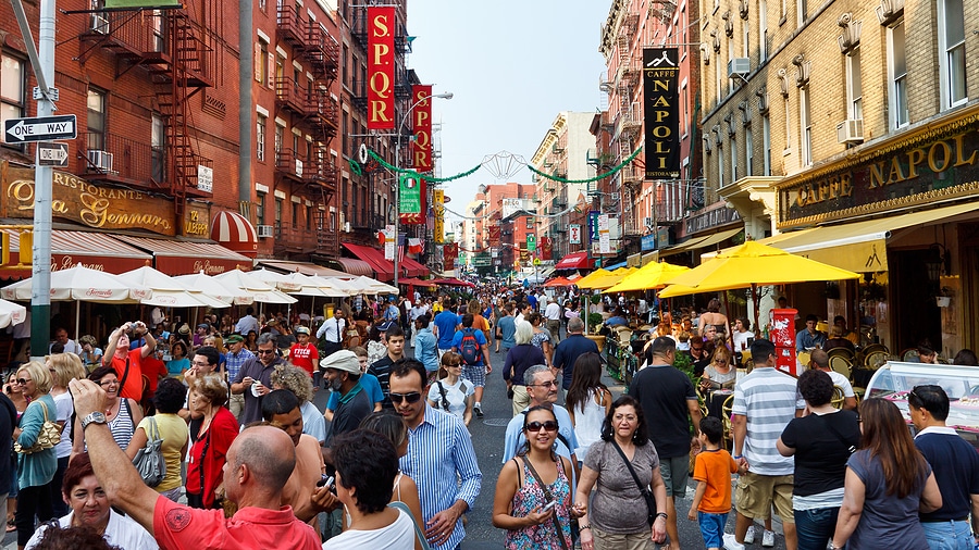 Top 3 Reasons to Rent a Car for Your NYC Food Tour